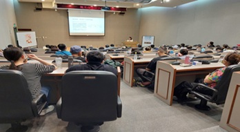 8月性平海報宣導